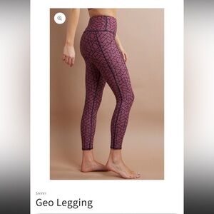 SAVVI Geometric‎ Patterned Leggings Size M